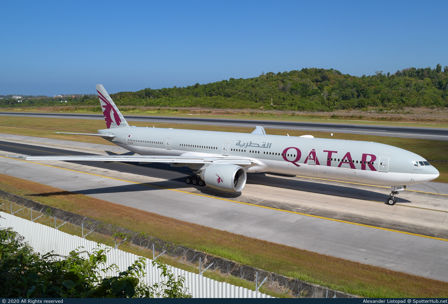 Photo of A7-BAE - Boeing 777-3DZ(ER) operated by Qatar Airways