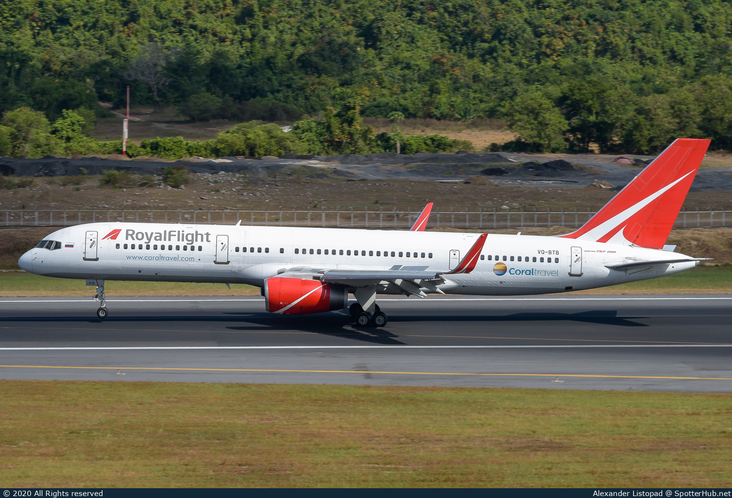 Photo of VQ-BTB - Boeing 757-28A operated by Royal Flight