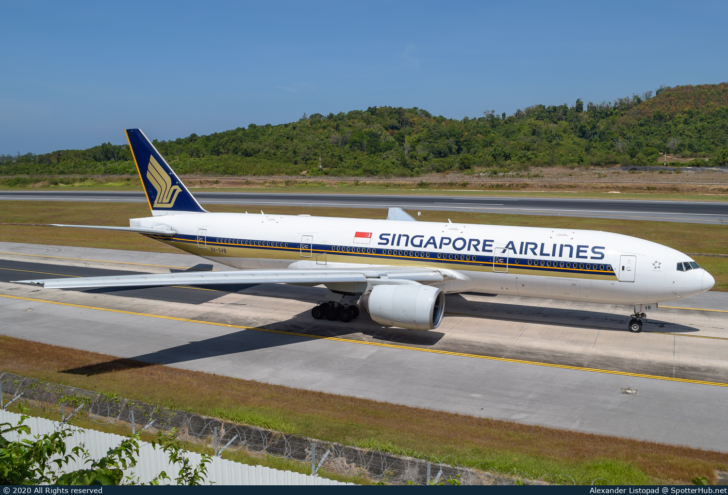 Photo of 9V-SVB - Boeing 777-212(ER) operated by Singapore Airlines