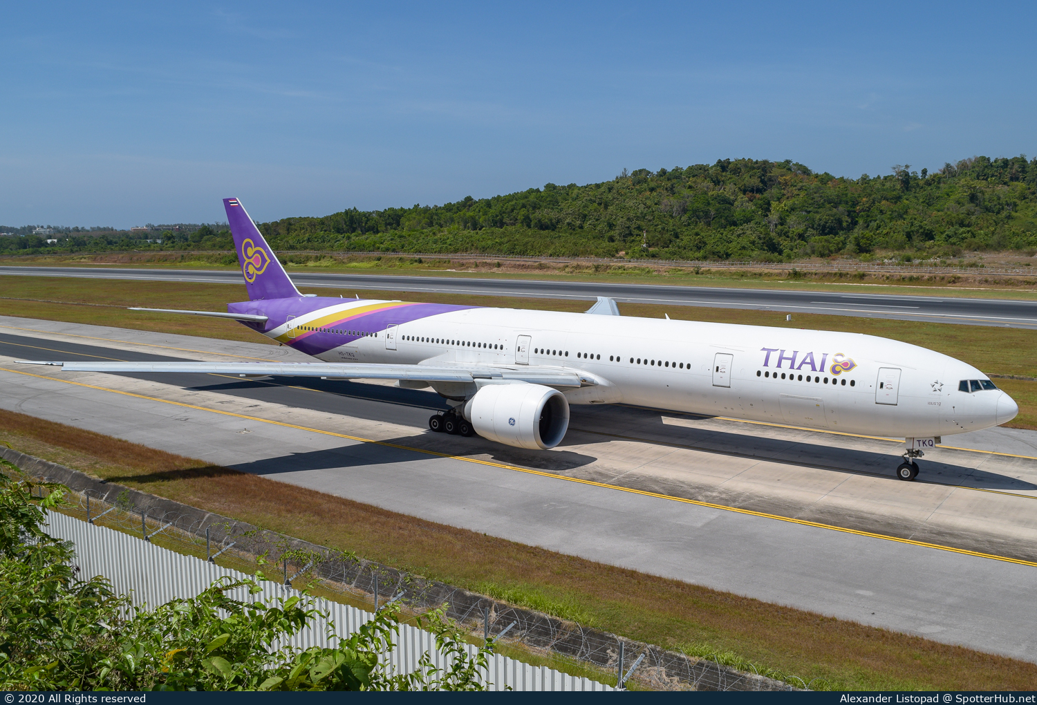 Photo of HS-TKQ - Boeing 777-3AL(ER) operated by Thai Airways International