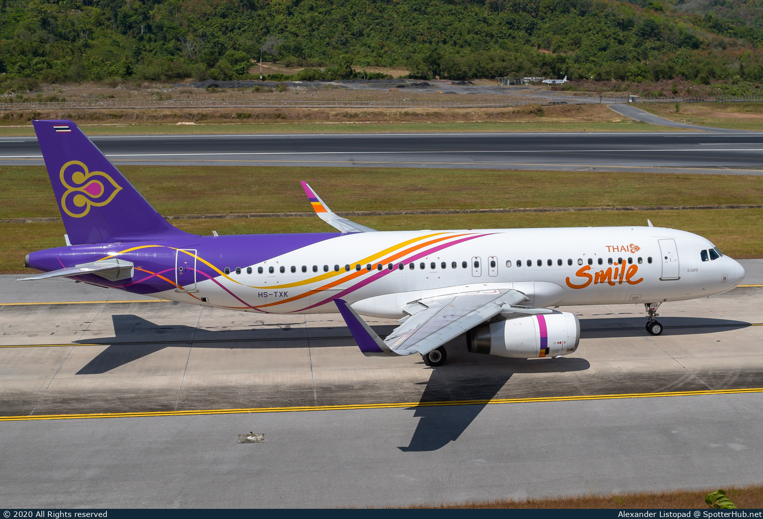 Photo of HS-TXK - Airbus A320-232 operated by Thai Smile