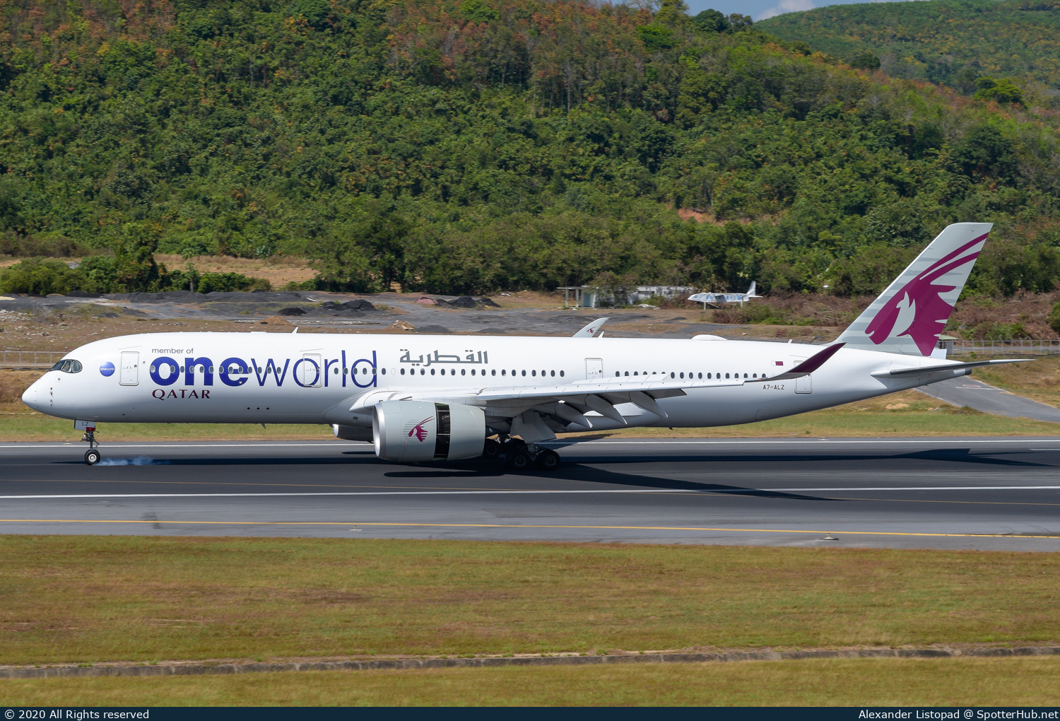 Photo of A7-ALZ - Airbus A350-941 operated by Qatar Airways