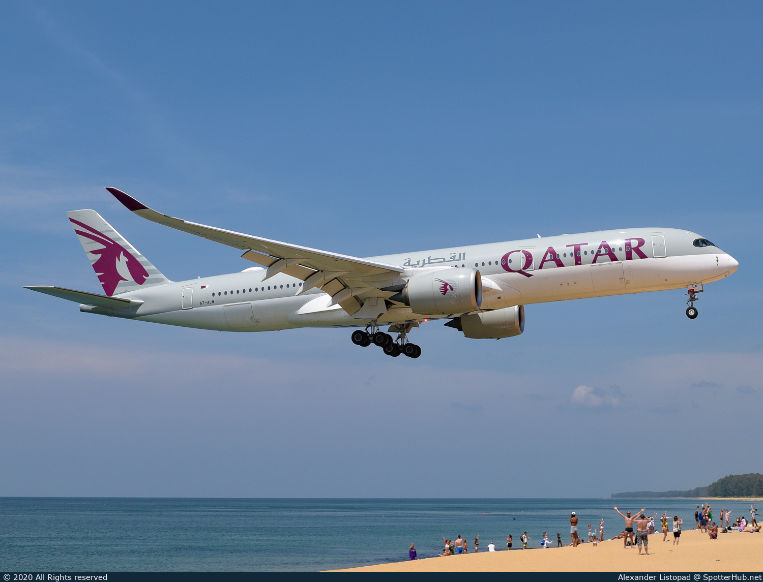 Photo of A7-ALW - Airbus A350-941 operated by Qatar Airways