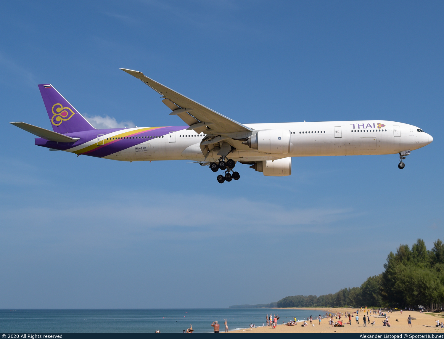 Photo of HS-TKM - Boeing 777-3AL(ER) operated by Thai Airways International
