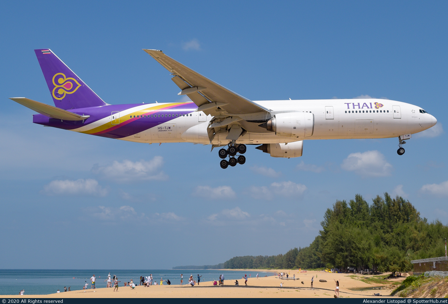 Photo of HS-TJW - Boeing 777-2D7(ER) operated by Thai Airways International