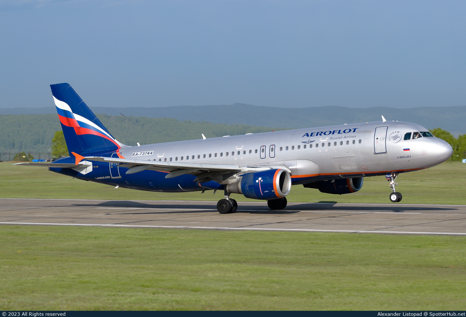 Photo of RA-73744 - Airbus A320-214 operated by Aeroflot