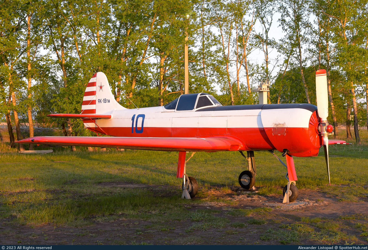 Photo of 10 - Yakovlev Yak-18PM operated by DOSAAF / ROSTO