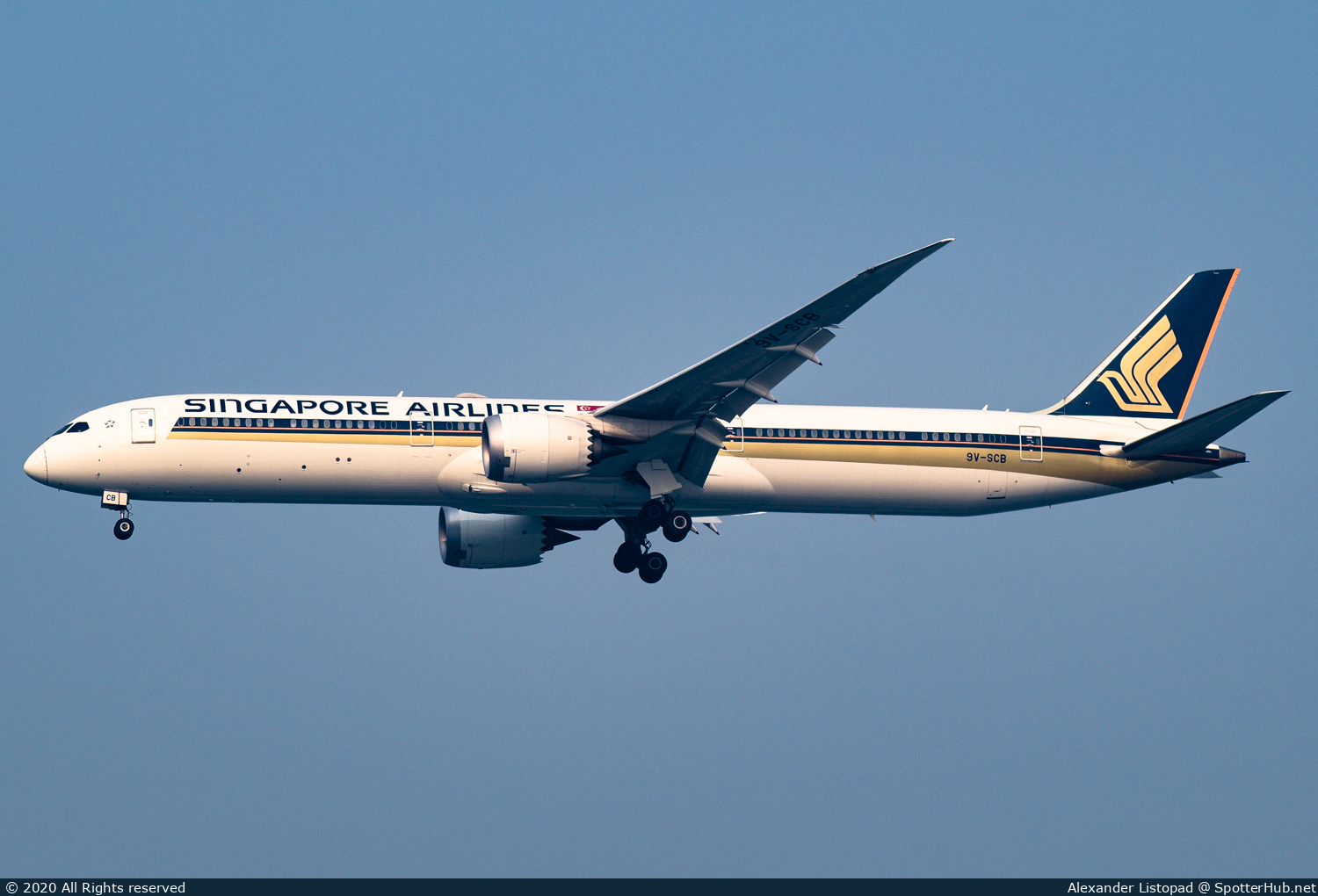 Photo of 9V-SCB - Boeing 787-10 Dreamliner operated by Singapore Airlines