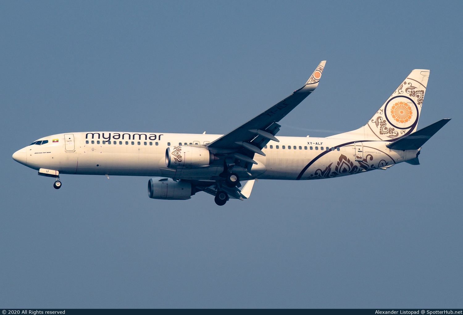 Photo of XY-ALF - Boeing 737-86N operated by Myanmar National Airlines