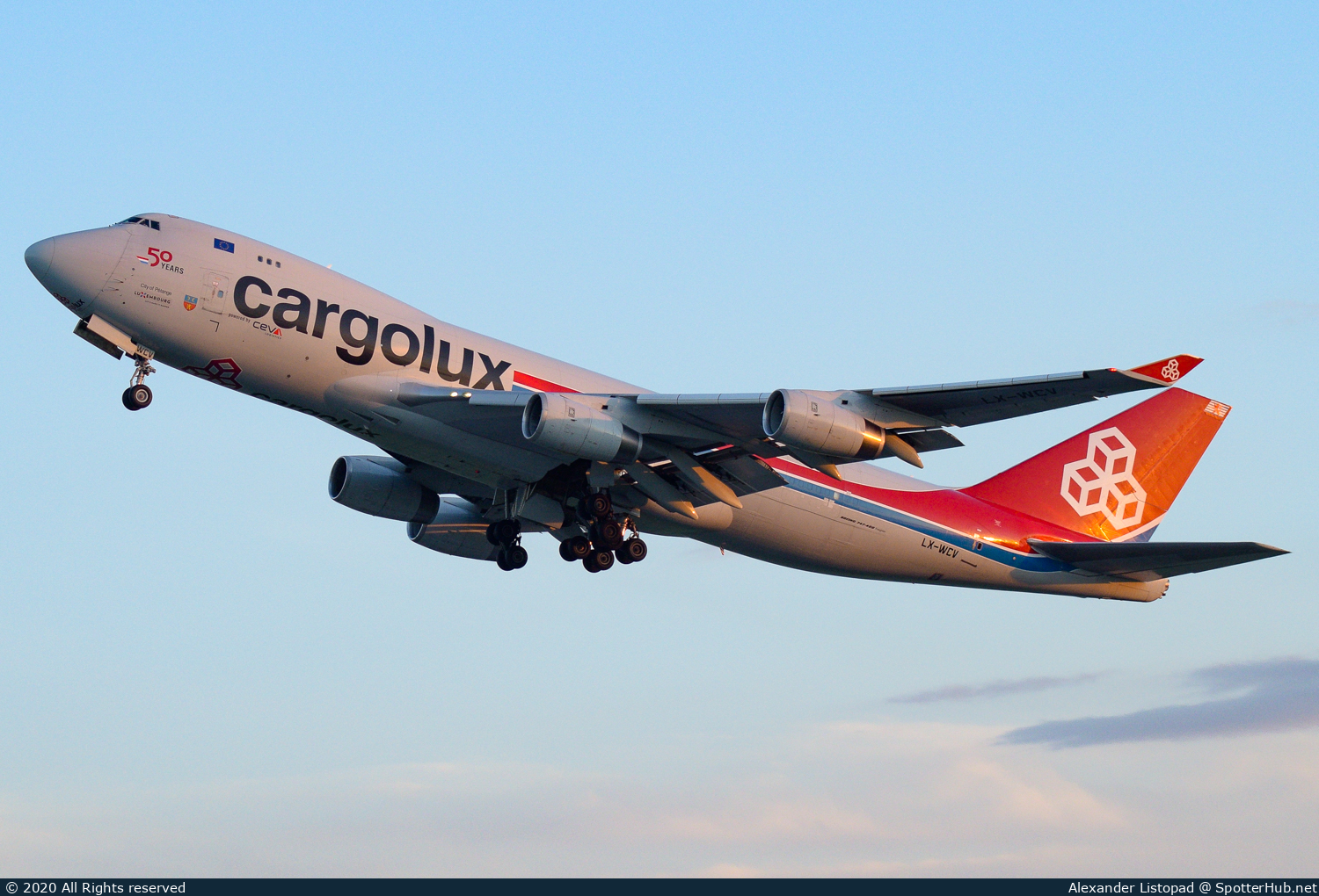 Photo of LX-WCV - Boeing 747-4R7F operated by Cargolux