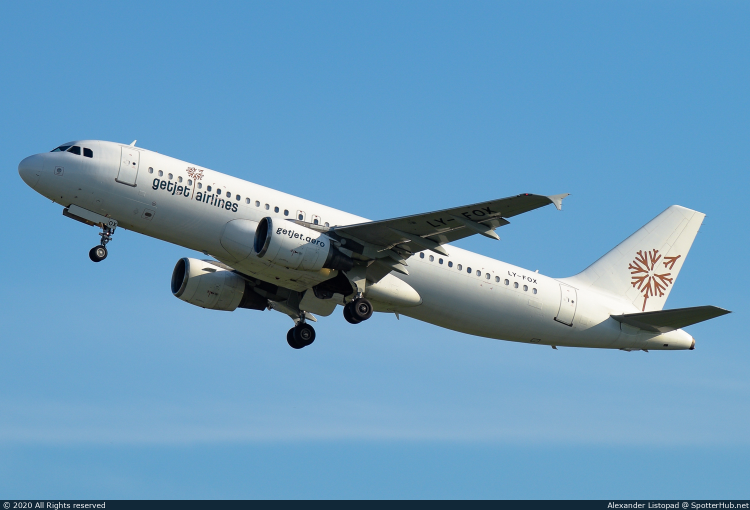 Photo of LY-FOX - Airbus A320-214 operated by GetJet Airlines