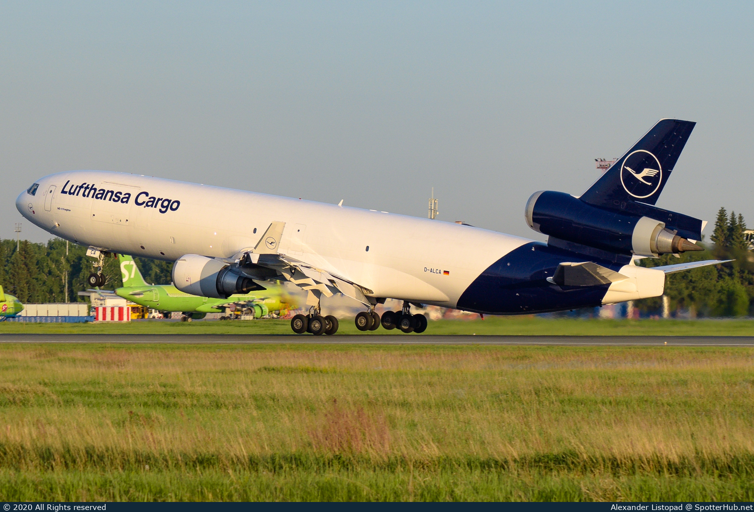 Photo of D-ALCA - McDonnell Douglas MD-11(F) operated by Lufthansa Cargo