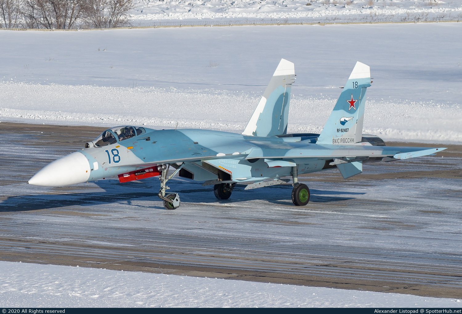 Photo of RF-92407 - Sukhoi Su-27P Flanker operated by Russian Air Force