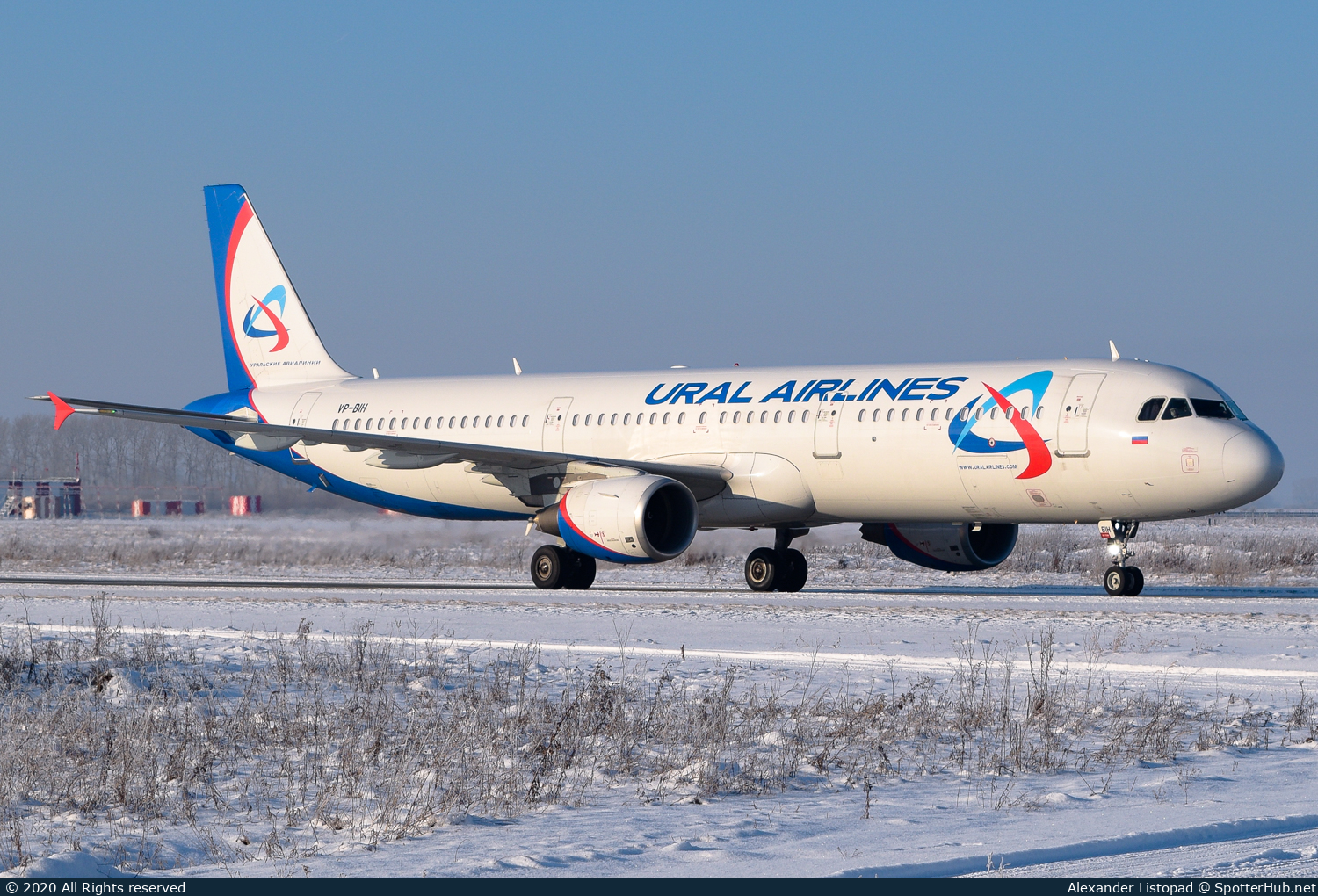 Photo of VP-BIH - Airbus A321-211 operated by Ural Airlines
