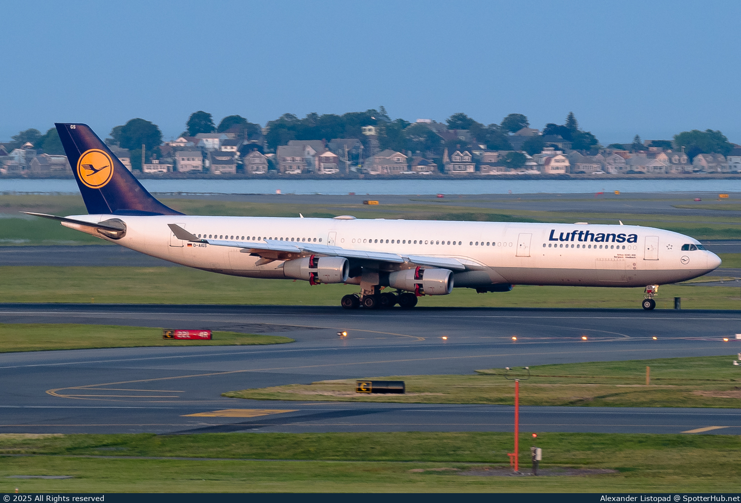 Photo of D-AIGS - Airbus A340-313 operated by Lufthansa