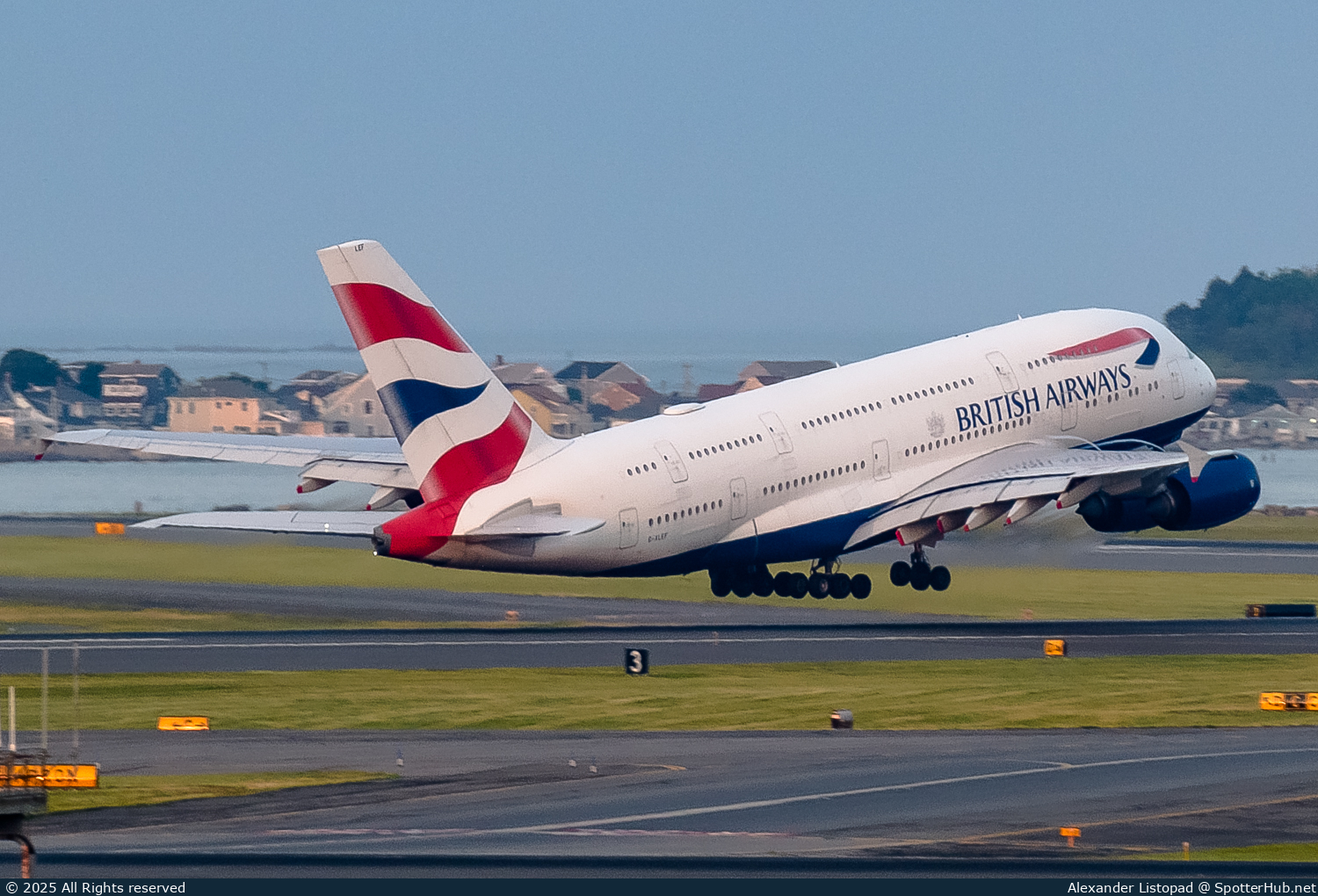 Photo of G-XLEF - Airbus A380-841 operated by British Airways