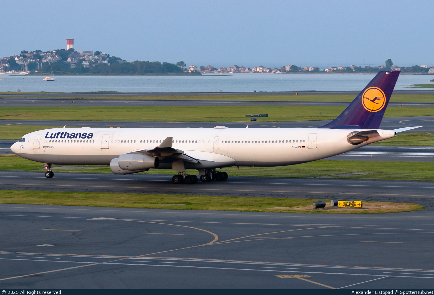 Photo of D-AIGS - Airbus A340-313 operated by Lufthansa