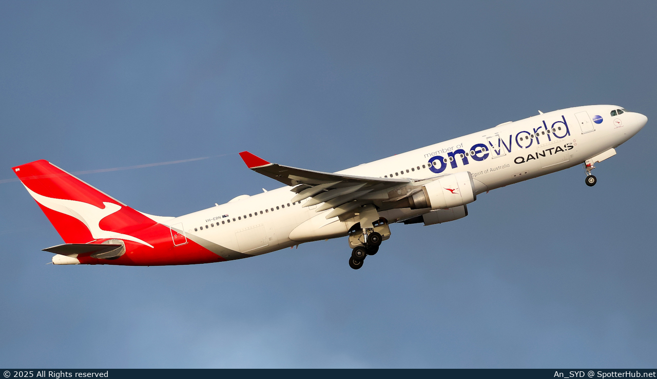 Photo of VH-EBN - Airbus A330-202 operated by Qantas