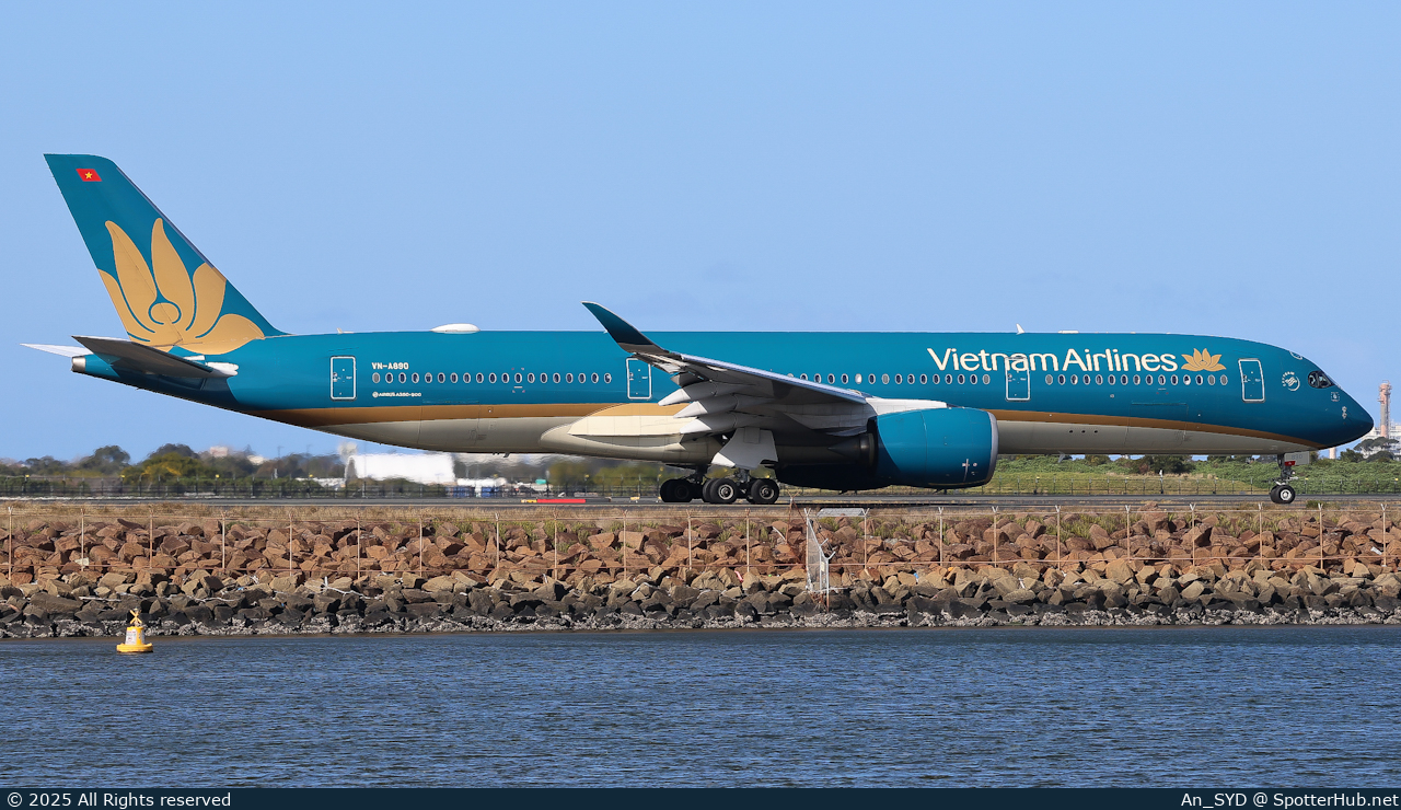 Photo of VN-A890 - Airbus A350-941 operated by Vietnam Airlines