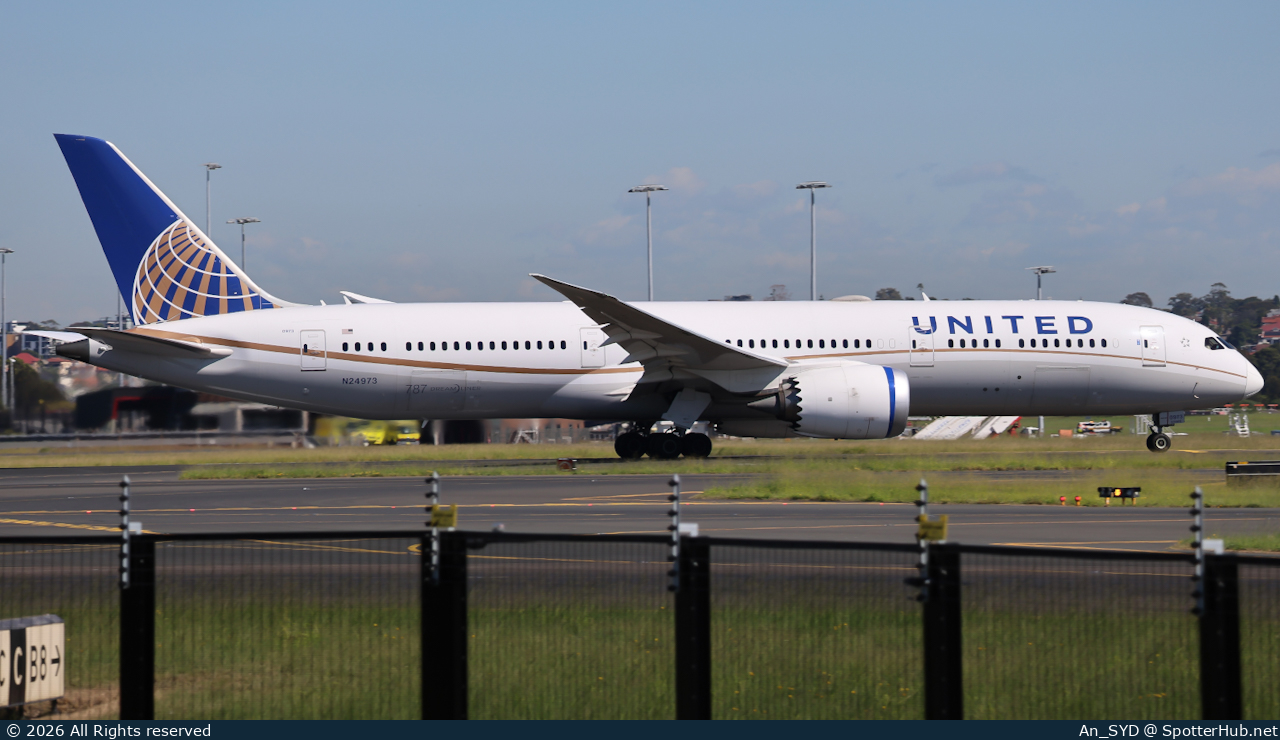 Photo of N24973 - Boeing 787-9 Dreamliner operated by United Airlines
