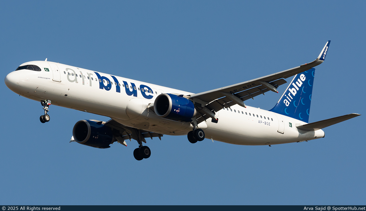 Photo of AP-BOE - Airbus A321-251NX operated by Airblue