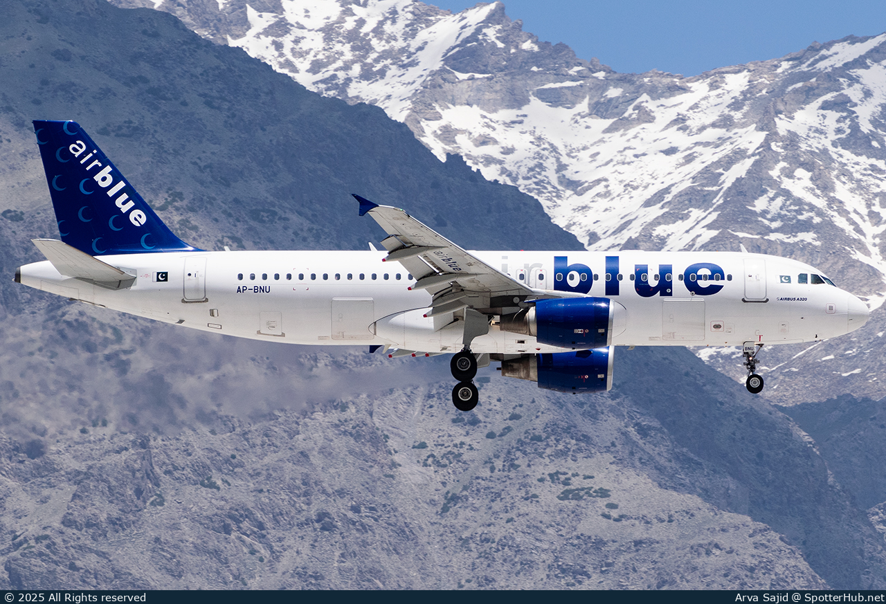 Photo of AP-BNU - Airbus A320-214 at International