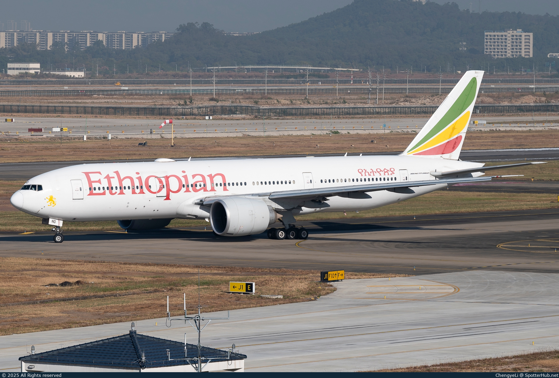 Photo of ET-ANO - Boeing 777-260(LR) operated by Ethiopian Airlines