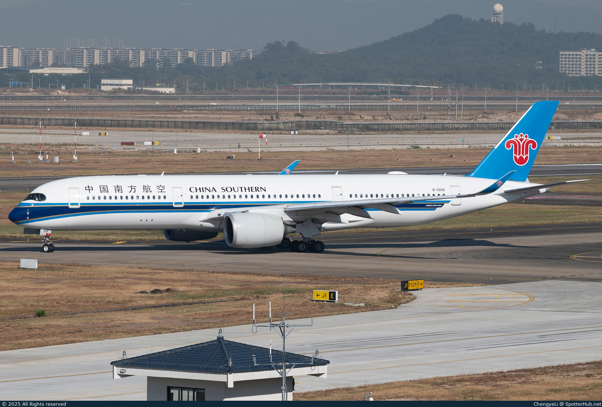 Photo of B-320S - Airbus A350-941 operated by China Southern Airlines