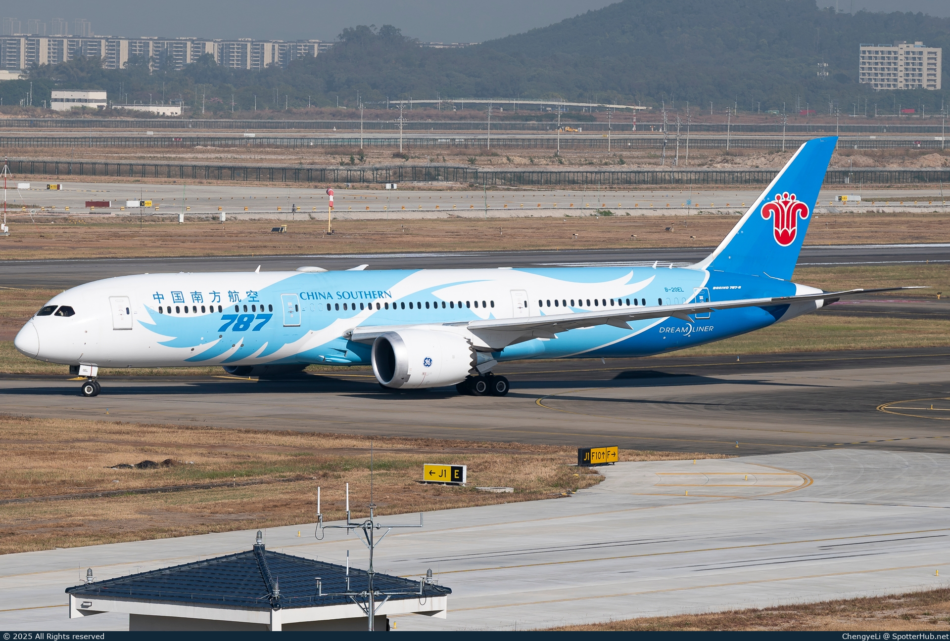 Photo of B-20EL - Boeing 787-9 Dreamliner operated by China Southern Airlines
