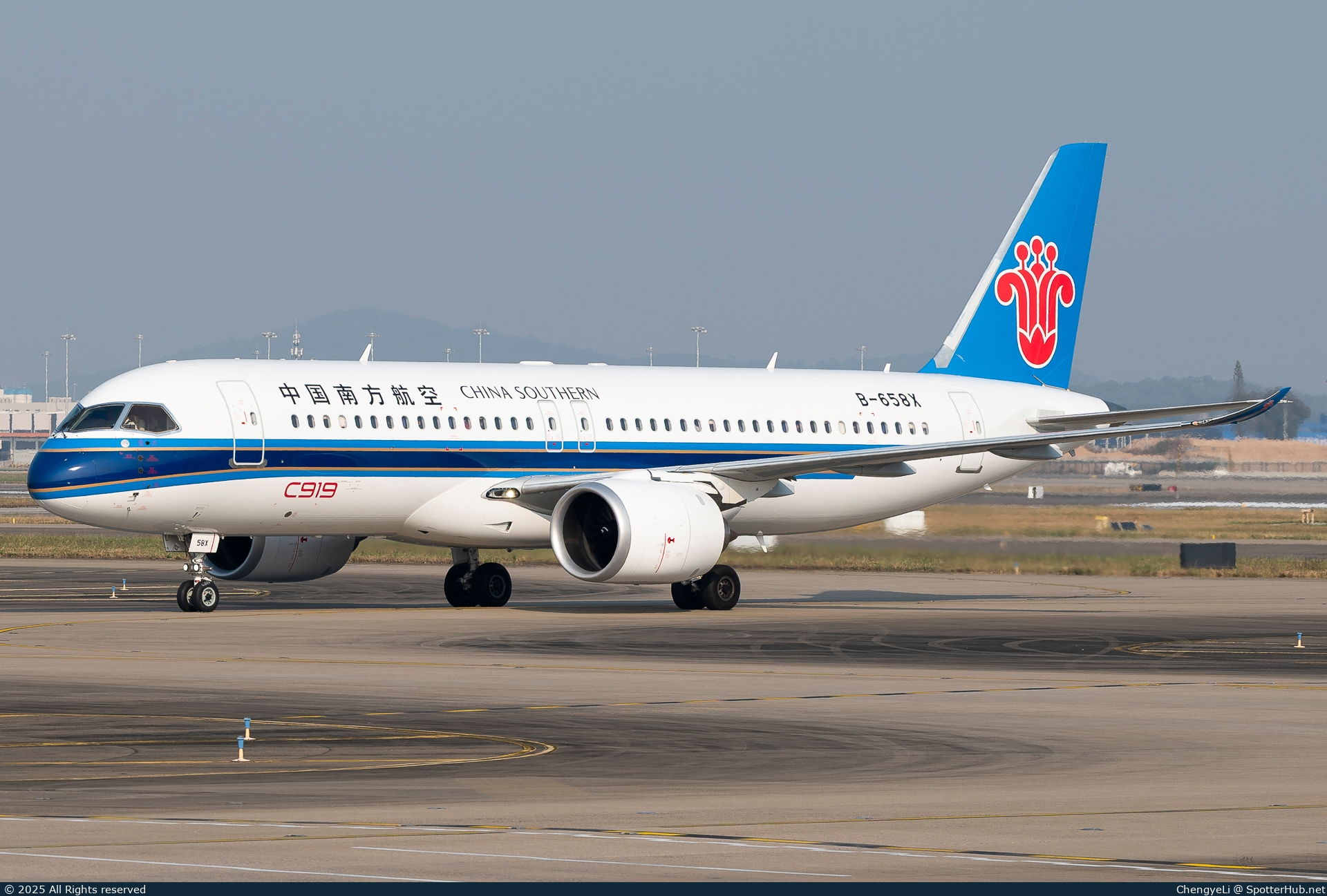 Photo of B-658X - COMAC C919-100 operated by China Southern Airlines