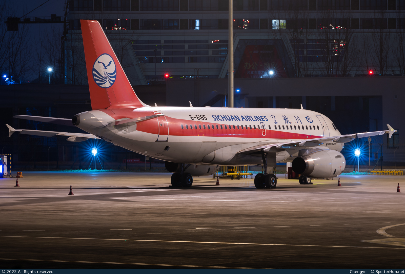 Photo of B-6185 - Airbus A319-133 operated by Sichuan Airlines