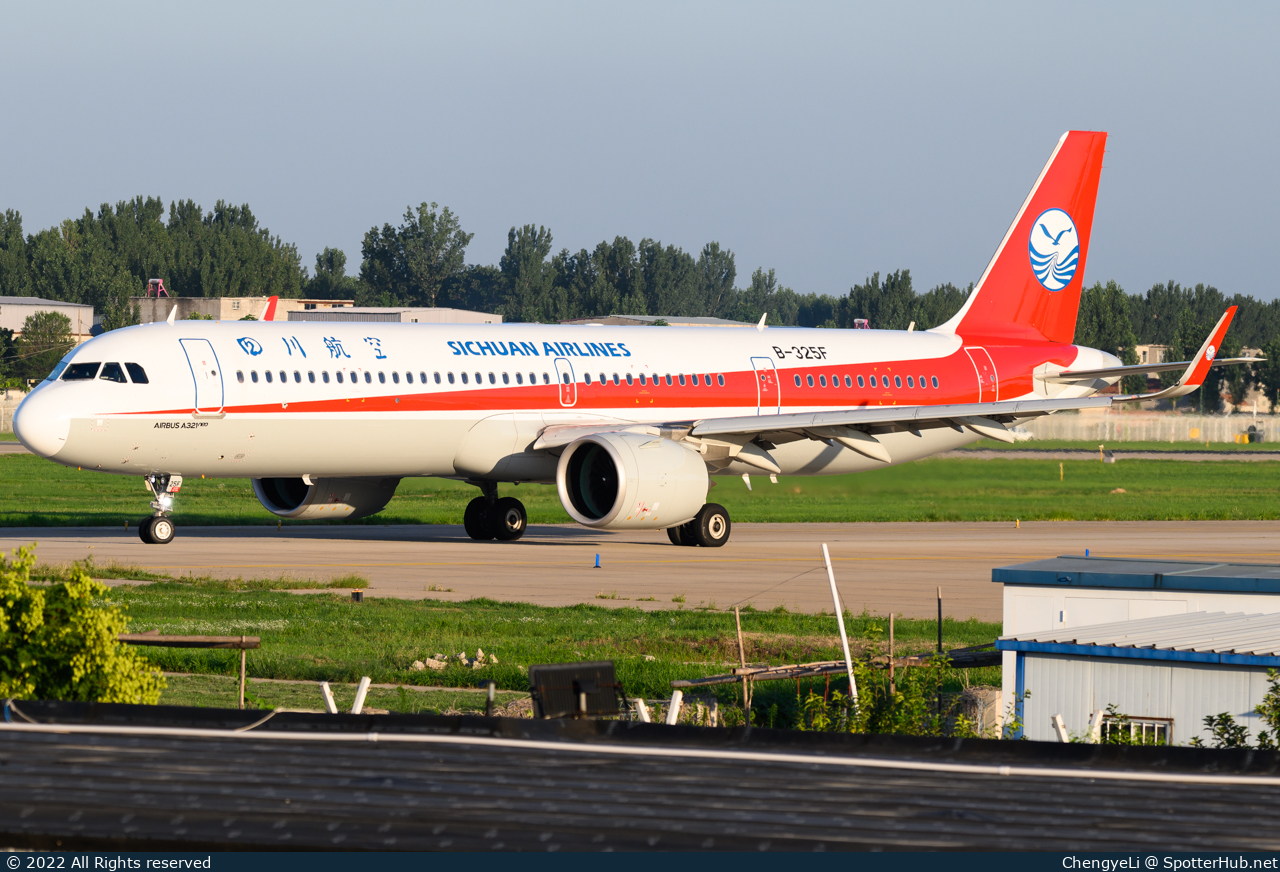 Photo of B-325F - Airbus A321-271NX operated by Sichuan Airlines