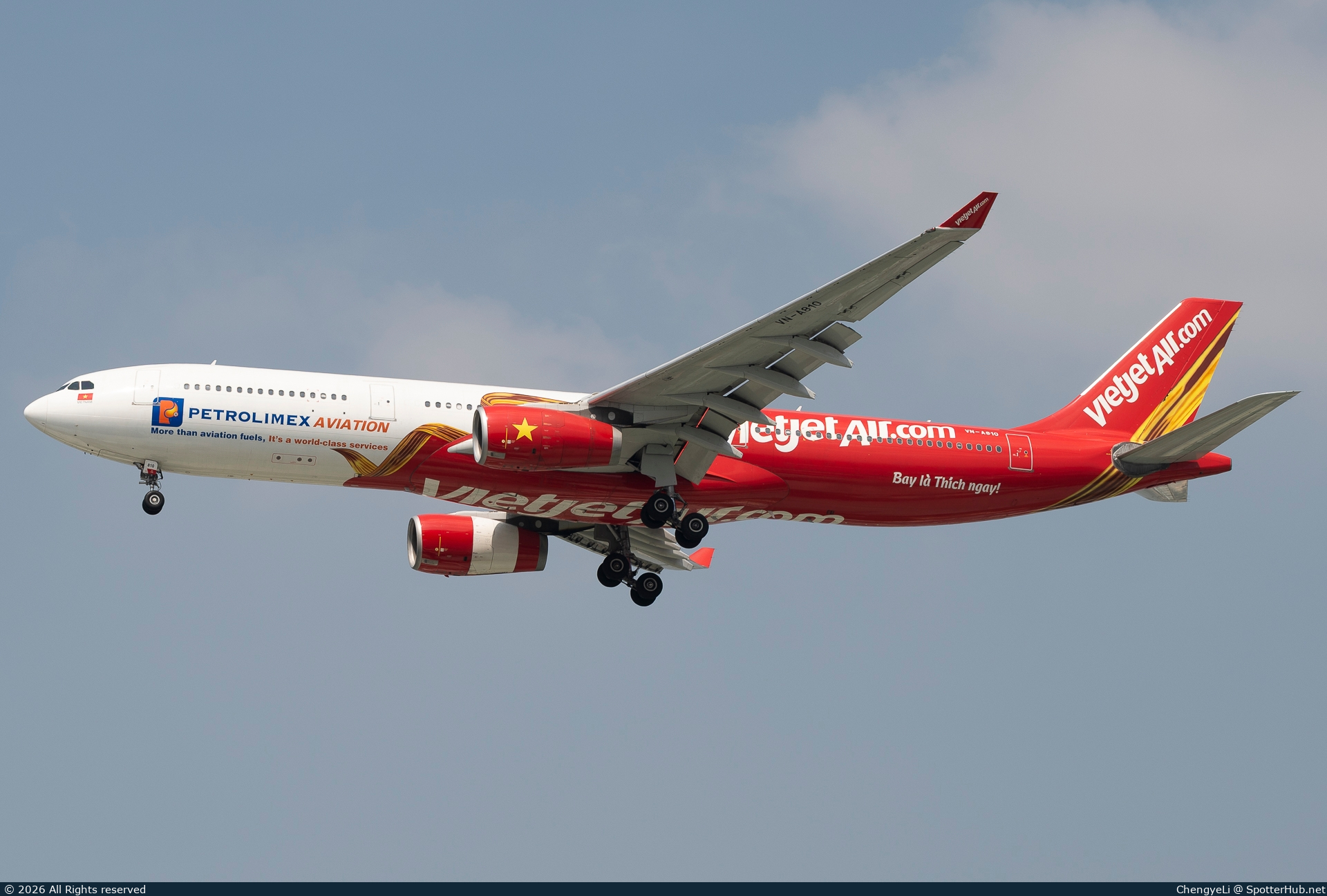 Photo of VN-A810 - Airbus A330-343 operated by VietJet Air