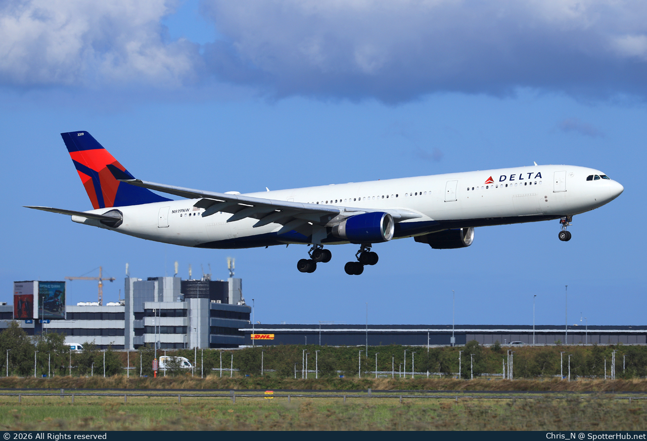 Photo of N819NW - Airbus A330-323 operated by Delta Air Lines