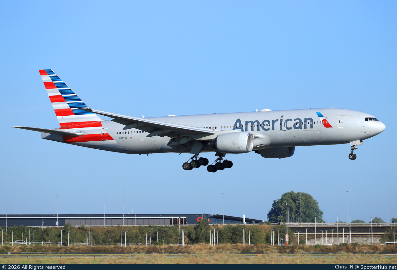 Photo of N797AN - Boeing 777-223(ER) operated by American Airlines
