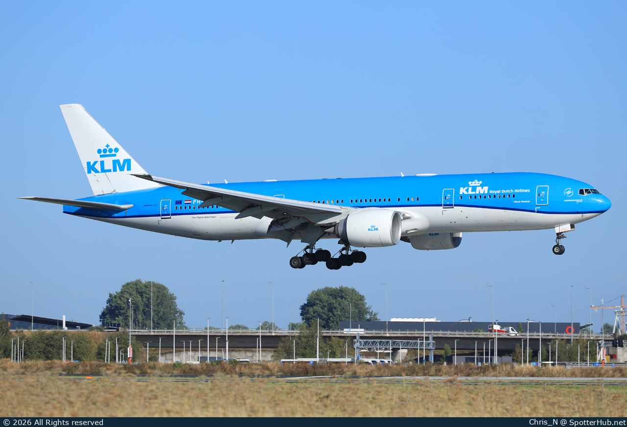 Photo of PH-BQA - Boeing 777-206(ER) operated by KLM Royal Dutch Airlines