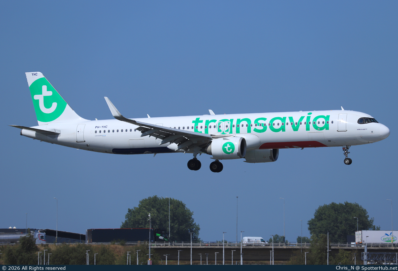 Photo of PH-YHC - Airbus A321-252NX operated by Transavia