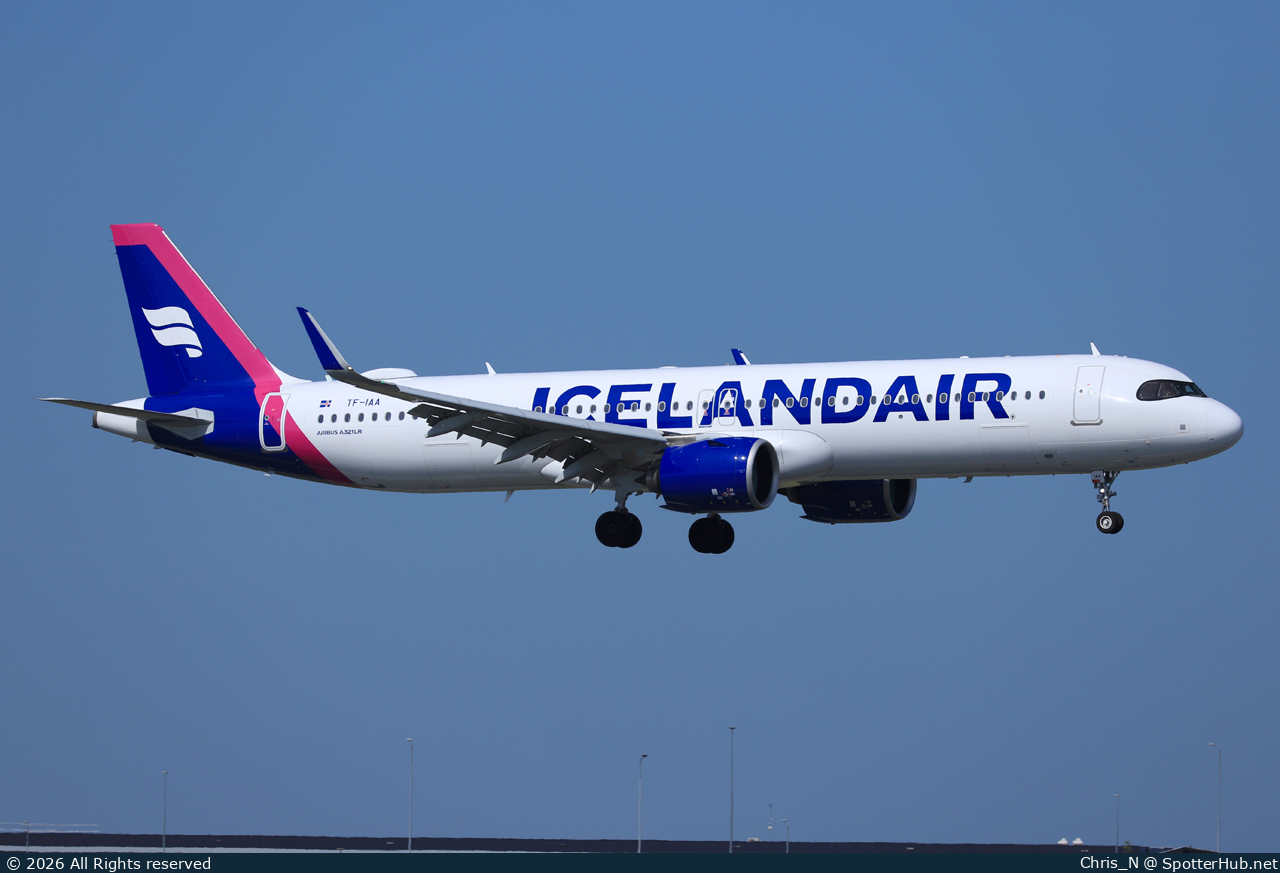 Photo of TF-IAA - Airbus A321-271NX operated by Icelandair