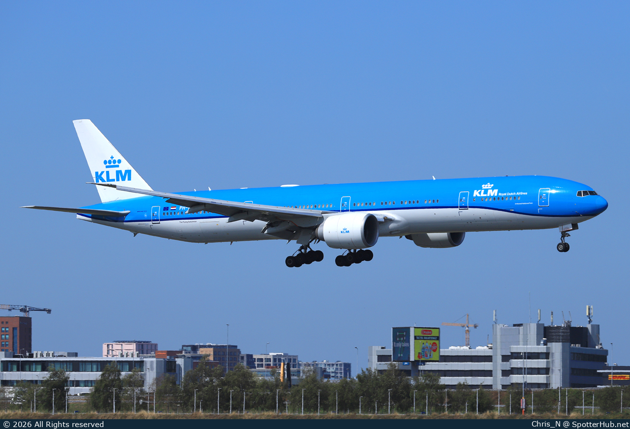 Photo of PH-BVD - Boeing 777-306(ER) operated by KLM Royal Dutch Airlines