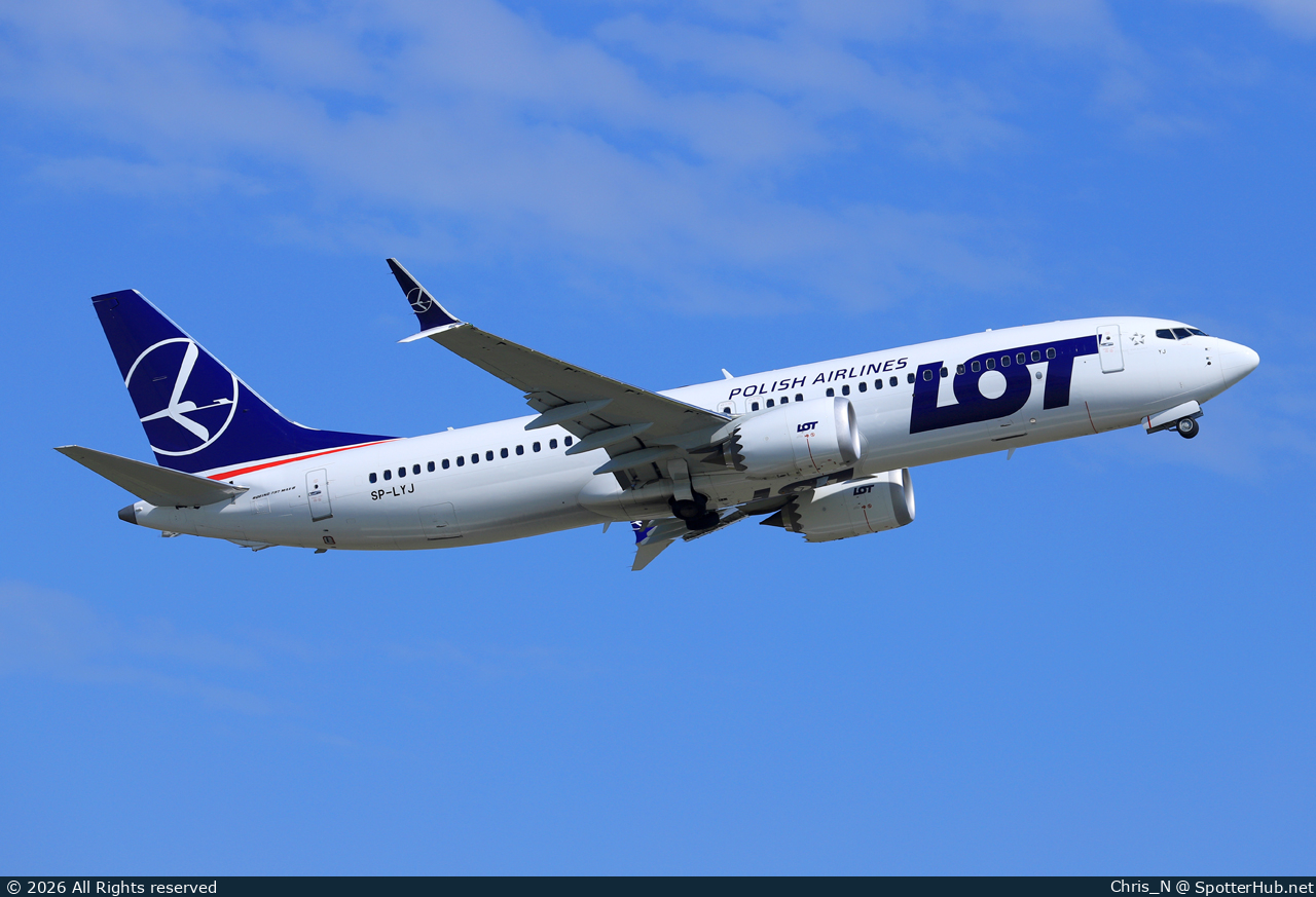 Photo of SP-LYJ - Boeing 737 MAX 8 operated by LOT Polish Airlines
