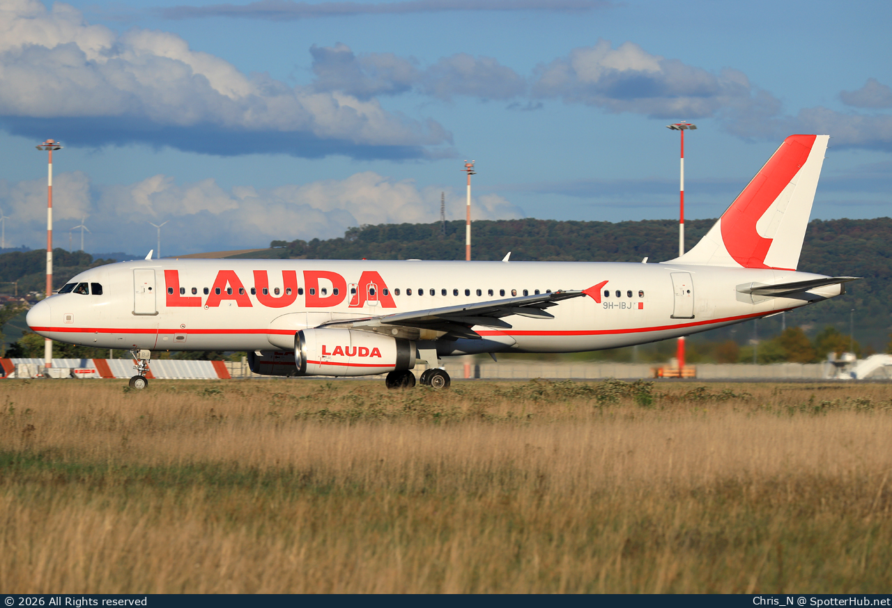 Photo of 9H-IBJ - Airbus A320-232 operated by Lauda Europe