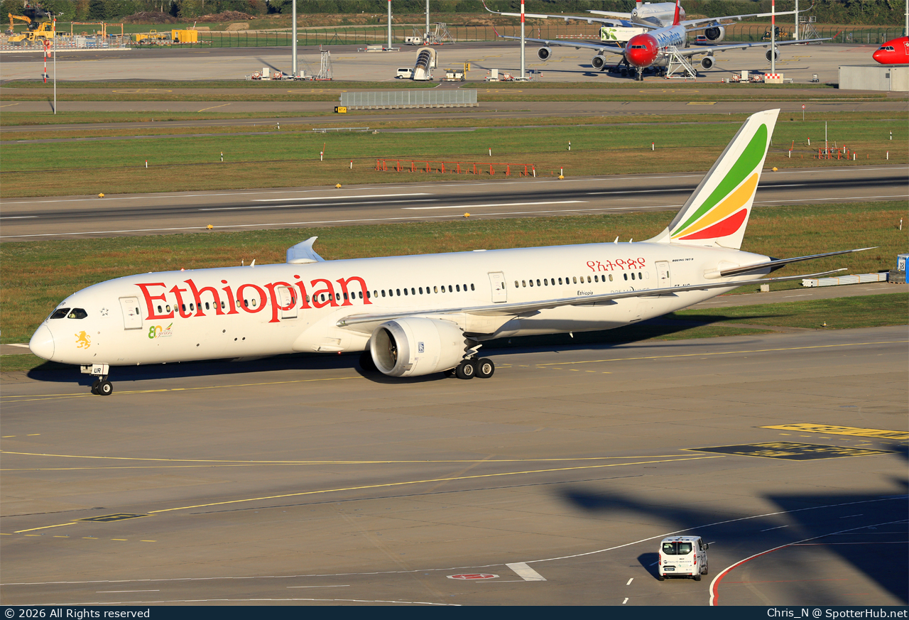 Photo of ET-AUR - Boeing 787-9 Dreamliner operated by Ethiopian Airlines