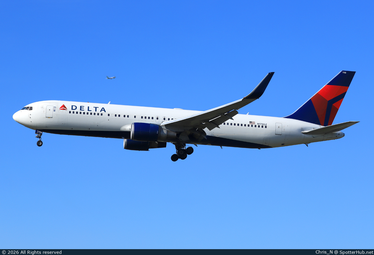 Photo of N178DZ - Boeing 767-332(ER) operated by Delta Air Lines