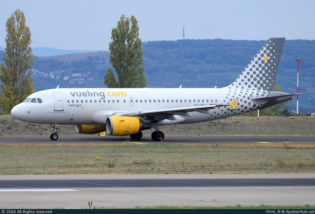 Photo of EC-MKX - Airbus A319-112 operated by Vueling