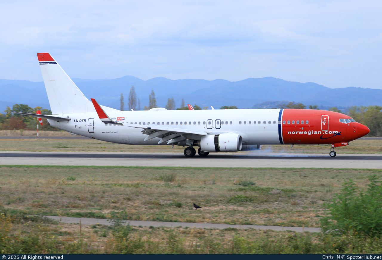 Photo of LN-DYR - Boeing 737-8JP operated by Norwegian Air Shuttle