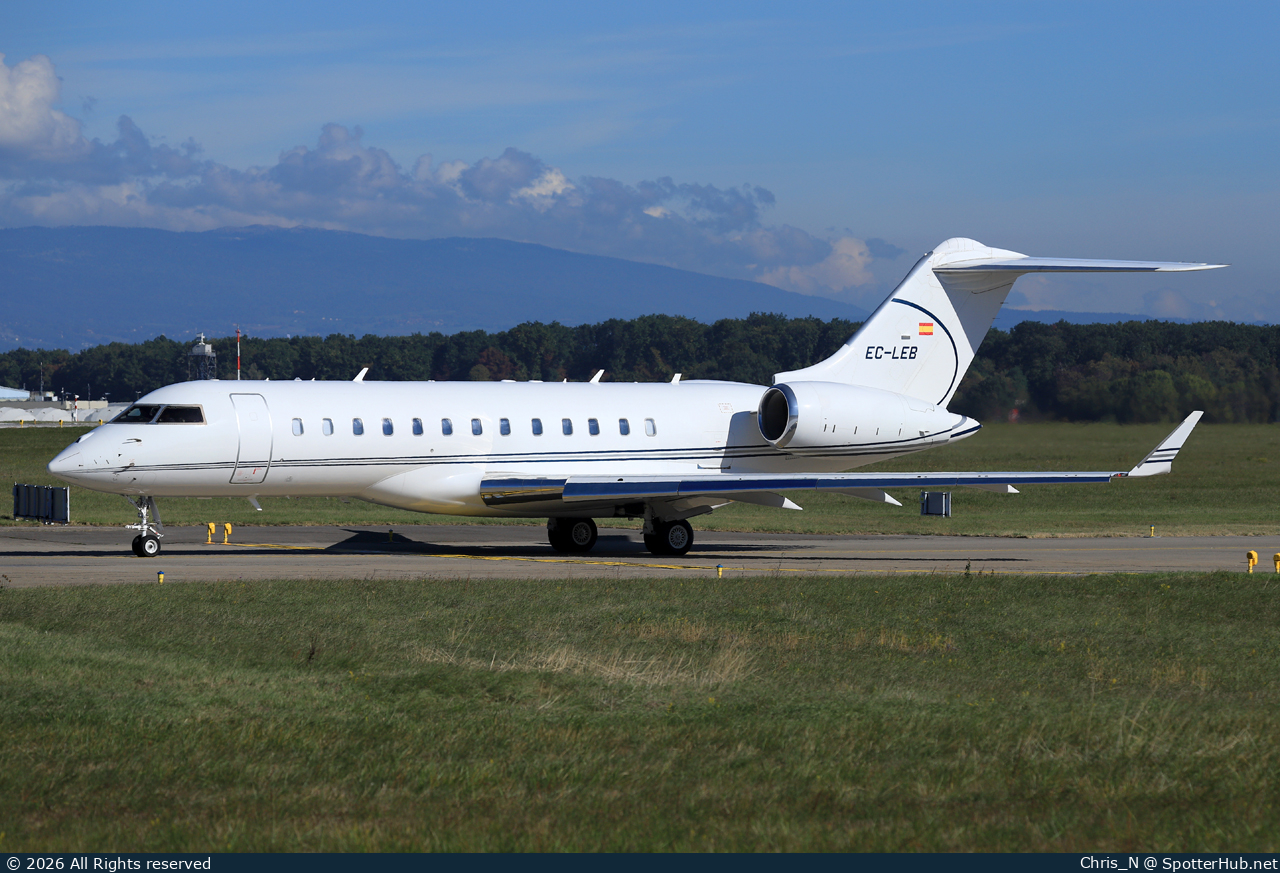 Photo of EC-LEB - Bombardier Global Express XRS operated by TAG Aviation España