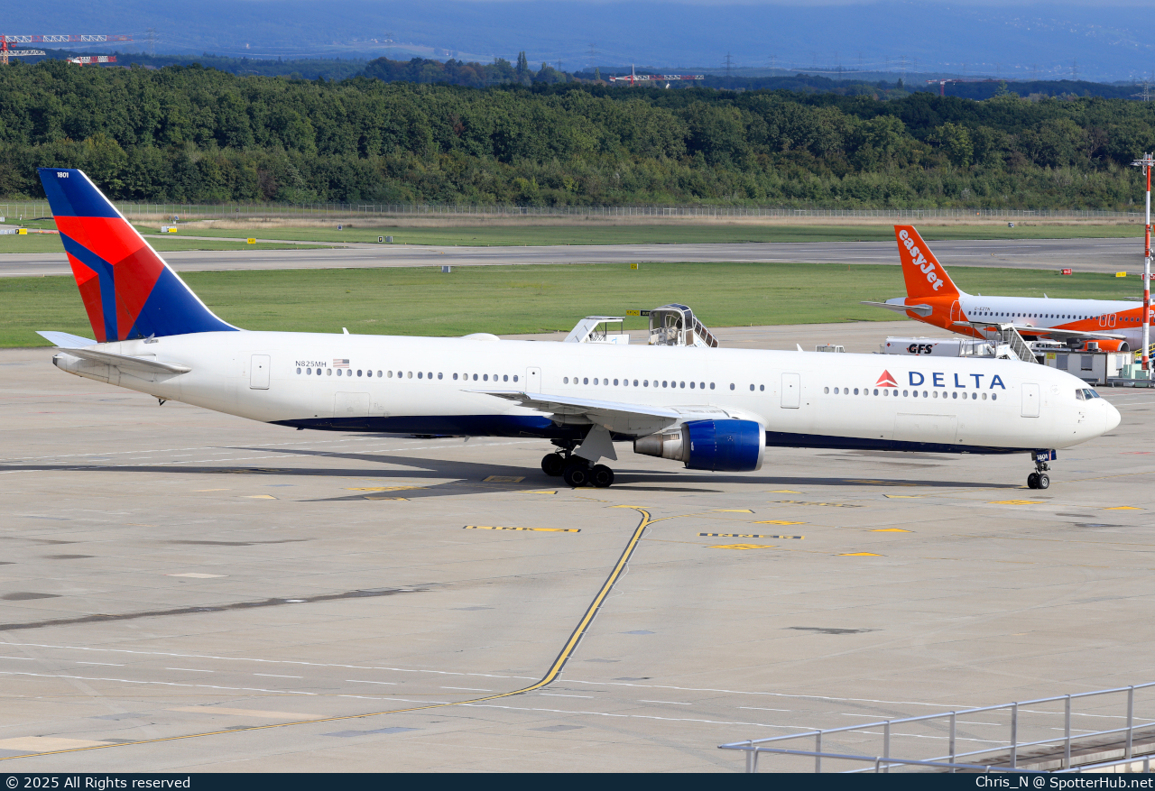 Photo of N825MH - Boeing 767-432(ER) operated by Delta Air Lines