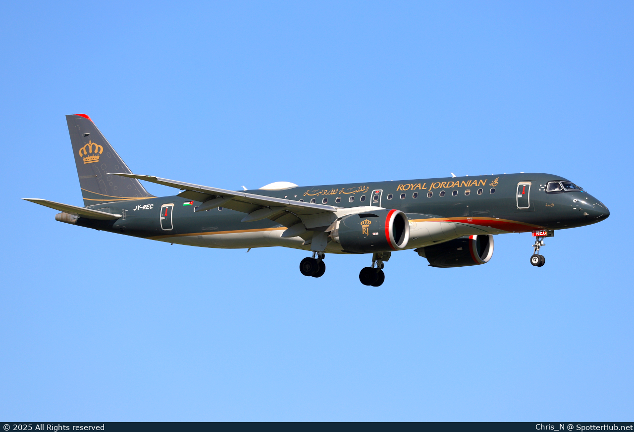 Photo of JY-REC - Embraer ERJ-190-E2 operated by Royal Jordanian Airlines
