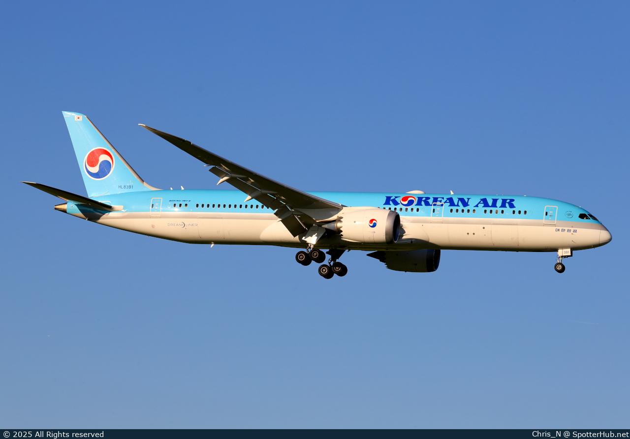 Photo of HL8391 - Boeing 787-9 Dreamliner operated by Korean Air