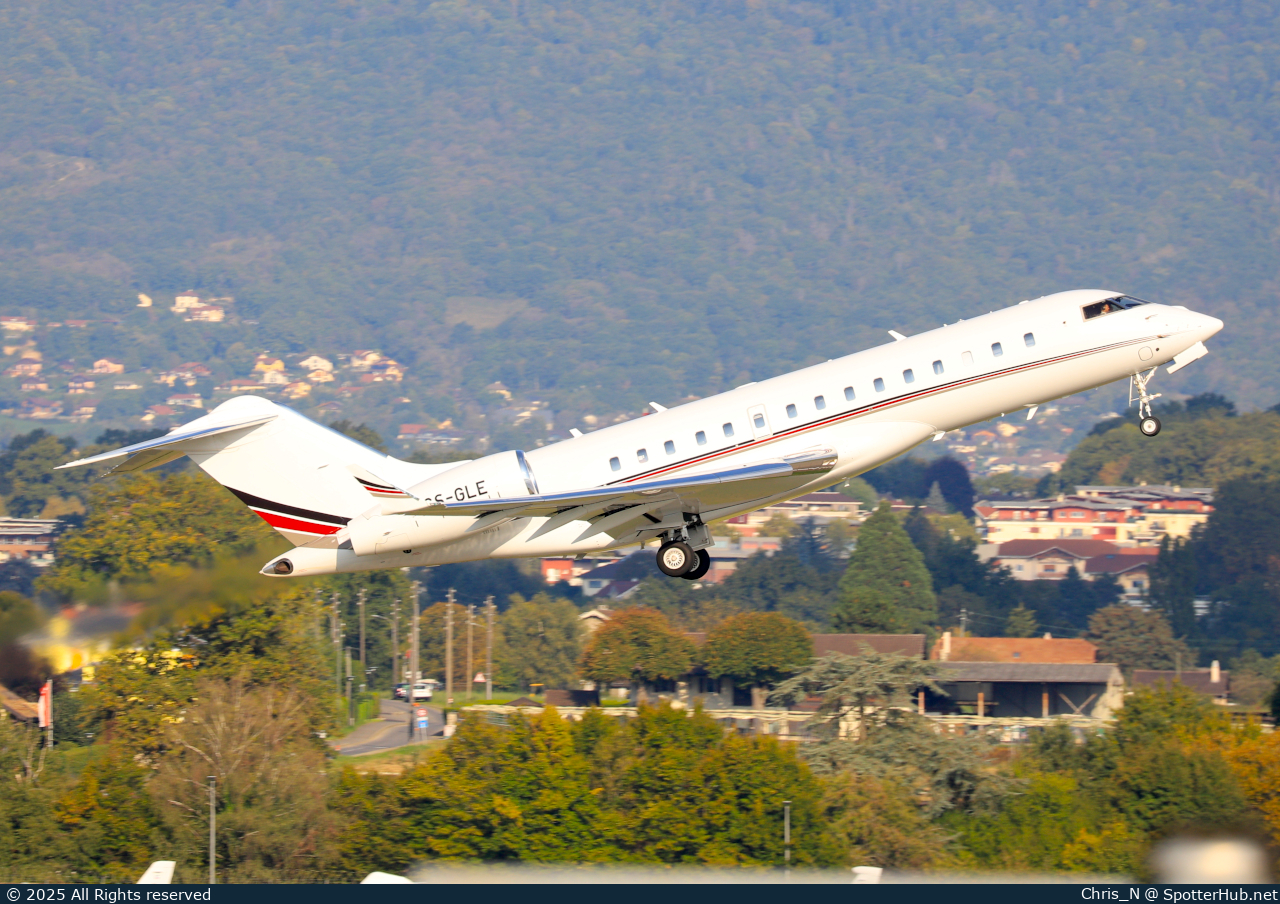 Photo of CS-GLE - Bombardier Global 6000 operated by NetJets Europe